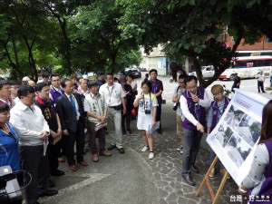 桃園市長鄭文燦視察中壢工業區道路，呼籲經濟部工業局編列預算提升工業區內道路品質。