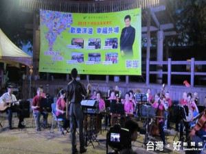 外埔區去年承辦逍遙音樂町活動，學生精彩表演，獲得區民的讚賞

。三日晚間在外埔國小表演，預料將出現參觀人潮。（記者陳榮攝）