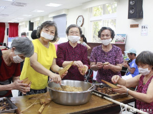 伊甸大園家庭服務中心舉辦端午節活動，邀請伊甸所服務之弱勢家庭及社區居民一起包粽子，提前度過溫馨端午節