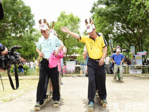 修平文化市集的陸上行舟
林重鎣攝