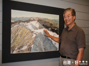 弘光科技大學藝術中心舉辦「硯墨天地」劉昌漢個展，作品蘊含壁

畫氣勢、攝影光影，山川、飛瀑、梯田表現出少有的蒼莽與靜寂，

用畫筆讚嘆源生萬物的生命力與自然力。（記者陳榮昌攝）