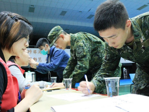 新北針對現役軍人、屆齡役男、後備軍人等推出「部隊服務三部曲」，一條龍解決軍人需要。（圖／記者黃村杉攝）