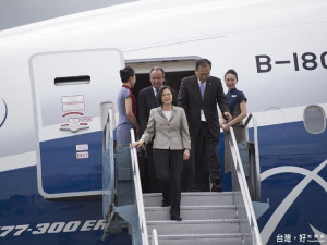 蔡總統搭乘的華航專機遭空少恐嚇有炸彈（圖／翻攝自蔡英文總統臉書粉絲頁）