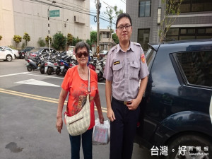 上錯車迷路的婦人。林重鎣攝