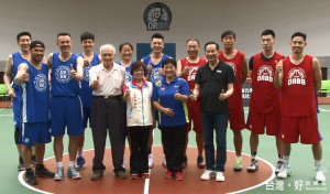 鄭志龍籃球訓練營開訓 培育台灣籃壇新血