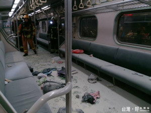 台鐵區間車去年7月7日晚間發生炸彈攻擊（圖／翻攝自fun臺鐵臉書粉絲頁）