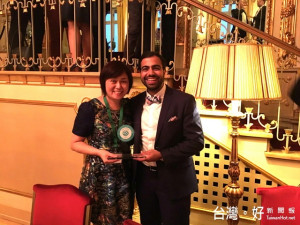 朝陽科大育成中心全球第二，劉素娟接受頒獎。林重鎣攝