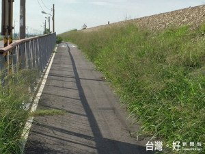 大甲自行車道使用效力不佳，道上經常無騎士蹤跡，區公所將規畫一

些後動襯托，祈望提升偏僻溪北的觀光事業。（記者陳榮昌攝）