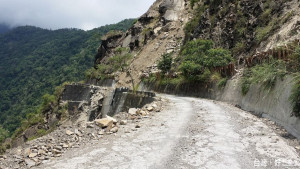 郡大林道4~21K沿線道路將持續針對坡面處理及路面進行改善，並實施第二階段施工道路封閉。