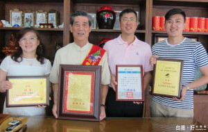 台灣三億茶獲大陸票選第二名殊榮。（記者扶小萍攝）