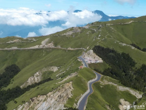 為維護合歡山的高山環境，東勢林區管理處、太魯閣國家公園管理處將聯合舉辦「夏季合歡山區淨山活動」。（圖／東勢林區管理處提供）