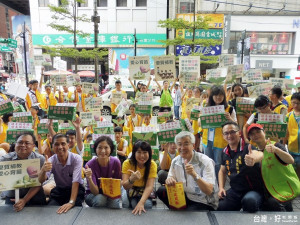 補習教育全國總會愛心育苗號召 150位同學在 街頭行善募發票