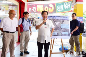 鄭市長表示，逐步推行「路暢計畫」，提高車流順暢度，帶給用路人更便捷的交通。