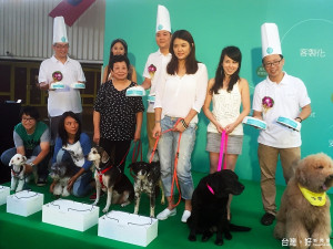 在地寵物飼糧品牌「唯寵」推出台灣第一個犬用客製化飼糧「陪心寵糧」。