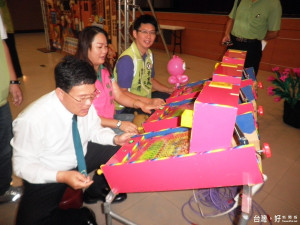 提振永樂街觀光夜市商機　彰市設置遊戲檯供小朋友玩樂