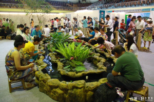 南投世界茶業博覽會期間曲水流觴上下午各有一場。（記者扶小萍攝）