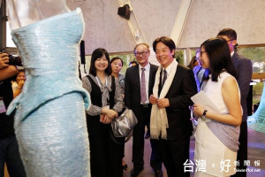 藝術時尚展，從靜態互動的創意到動態風格的創新、如萬花筒般絢爛的主視覺設計，打造一場美麗繽紛的時尚嘉年華。