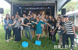 禮賓接待訓練是環球科大的強項，2016雲林國際偶戲節英語導覽學員，未來也將擔任台灣燈會儲備的導覽人員。（記者陳昭宗拍攝）