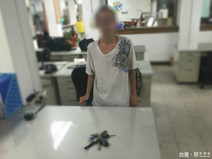 拔取鑰匙準備竊車　警方立即查獲阻止犯案