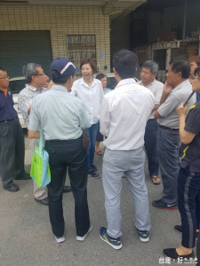 議員陳怡珍會勘，要求市府向民眾說明並提出具體改善方案，汰換北安抽水站一半機組 未來新機組不受颱風停電影響
，讓民眾免於淹水之苦。