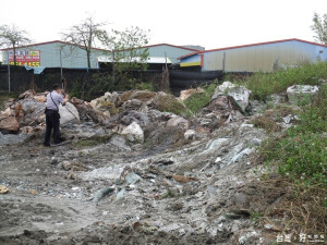 農地被挖坑洞埋廢棄物　開挖司機遭移送彰化地檢偵辦