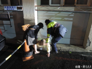 員警規勸謝男要聽醫生專業的建議，還好員警立即發現，否則後果不堪設想。