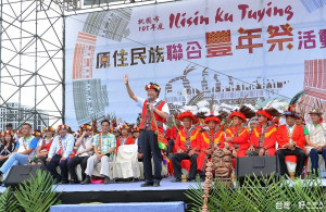 鄭市長表示，「豐年祭」是原住民族的年節，族人們以豐富祭品及歌聲舞蹈，對祖靈帶來的保祐及豐收表達感謝。