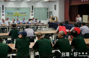 北港警分局為提升巡守人員服勤技能及執勤觀念，發揮守望相助精神，辦理守望相助巡守人員講習訓練。（記者陳昭宗拍攝）