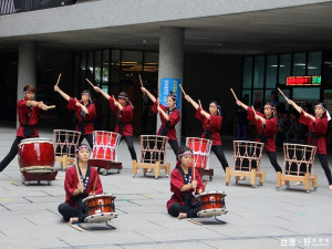 元智大學應用外語系於10月26日及27日，舉辦「日本文化祭」有氣勢磅礡的太鼓達人，以鼓隊形式表演，透過鼓手呈現雄壯聲音之美