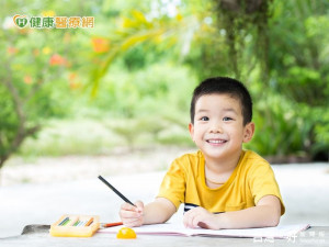 孩子寫字常歪七扭八　恐因視知覺出問題