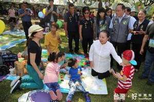 民雄草地野餐日 縣長來做三明治