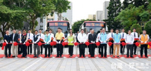 鄭市長表示，開闢「202體育大學－工四工業區」路線雙向微循環公車，將於11月8日正式通車營運。