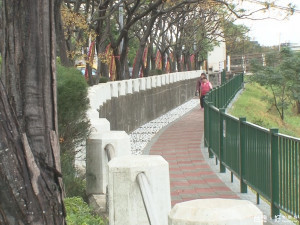 不再人車爭道 竹香南人行步道啟用