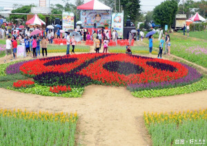 大園區花彩節「花樂蜜．飛翔SHOW溪海」活動吸引大批民眾前往觀賞。