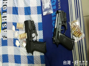 烏日警方查獲毒販擁兩槍。林重鎣攝