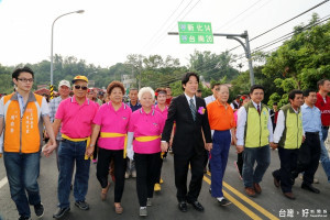 左鎮區左鎮橋逢雨必淹，歷經10個月施工完成，舉行通車典禮，由市長賴清德主持通車典禮。