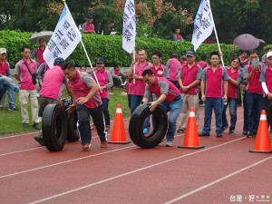 台中市府環保局全國首創，給清潔隊員放「災防獎勵假」並納入團體協約簽訂。