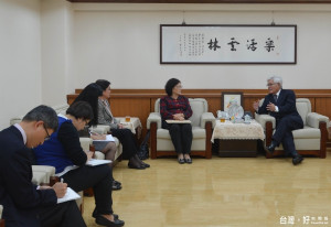 監察委員仉桂美、章仁香巡察雲林縣，縣長李進勇親自接待。（記者蘇榮泉攝）
