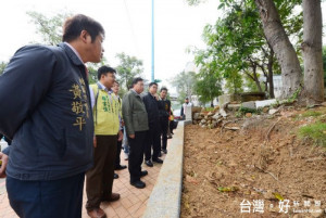 鄭市長表示，市府編列500萬元，預計106年8月前完工，提供市民散步休憩及方便停車的優質空間。 