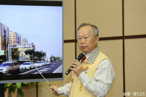 台聯黨市議員楊中成針對廣電三法分組收費辦法質詢，他建議市府應未雨綢繆，未來應成立審議委員會。