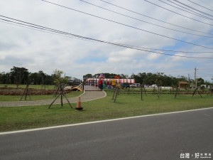 市長鄭文燦表示，為改善市容景觀並活化閒置空間，因此進行和平段774地號綠美化工程，符合在地需求與期待。