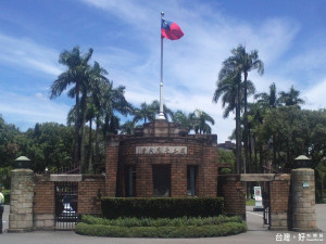 台灣大學校門。（圖／資料照片）