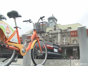 U-Bike進駐車站 雙鐵路網遊香山