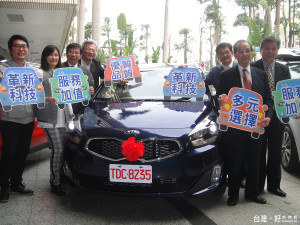 ▲12月29日高雄市多元化計程車上路。（圖／記者許凱涵攝）