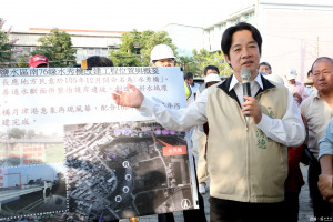 《美麗島電子報》指出，若從「藍綠對決」的角度進行新北市長選舉民調，賴清德vs.侯友宜，雙方支持度分別是43.8％、36.6％，差距僅7.2％。