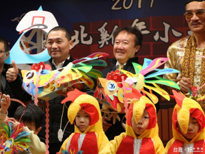 副市長侯友宜、民政局長江俊霆等出席元宵創意小提燈亮相記者會。（圖／記者黃村杉攝）