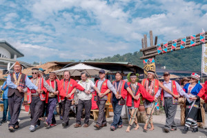 2017阿里山行動無阻愛通用旅遊新春上路美景、佳餚美食等您體驗、品嘗雞不可失