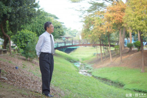 副市長吳宗榮於105年再度榮獲國立成功大學土木工程學系「傑出系友」表揚。