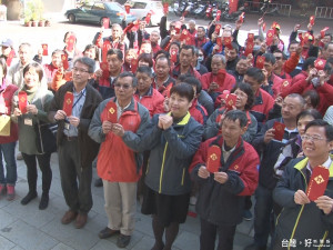 小年夜慰勞清潔隊 副市長送紅包