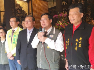 鄭市長表示，市府團隊會全力以赴，做好各項建設，也祝賀市民朋友金雞年新春快樂。